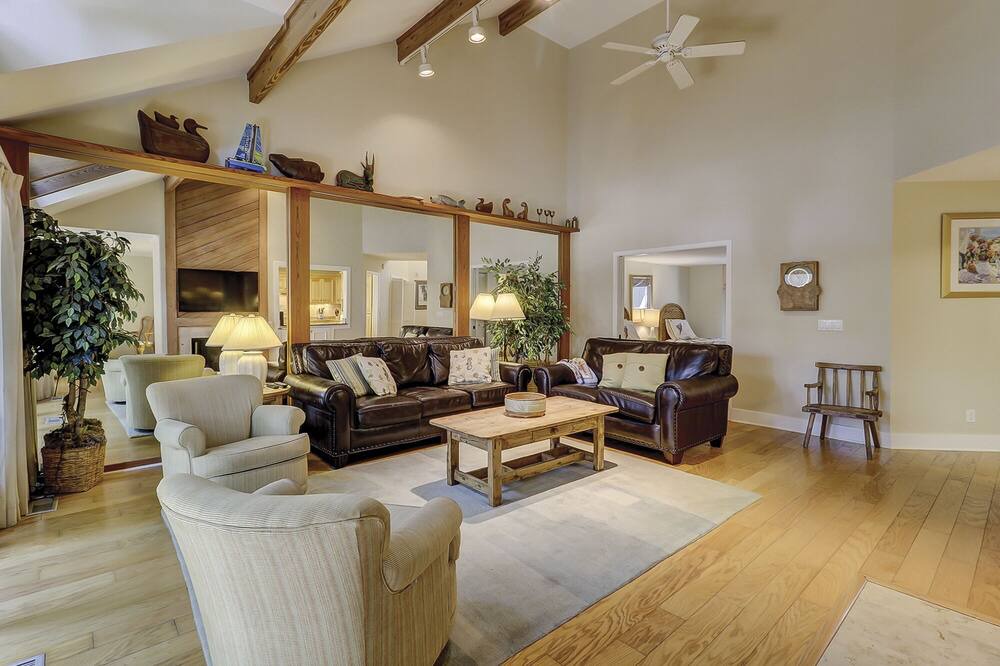 Photo of Livingroom in Beach Lagoon
