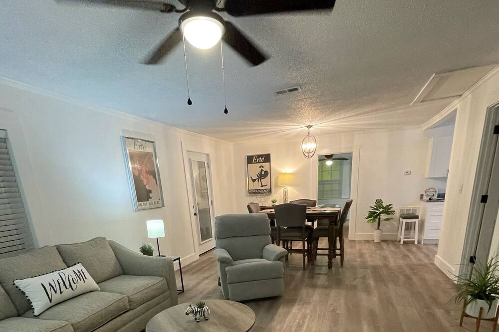 Photo of Livingroom in Richlands