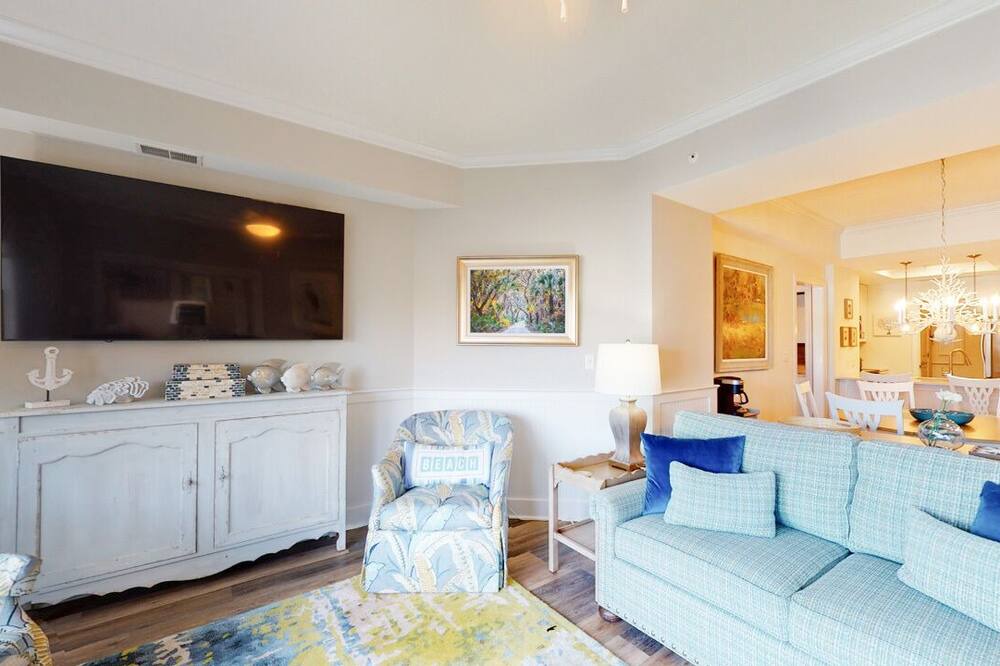 Photo of Livingroom in Shelter Cove