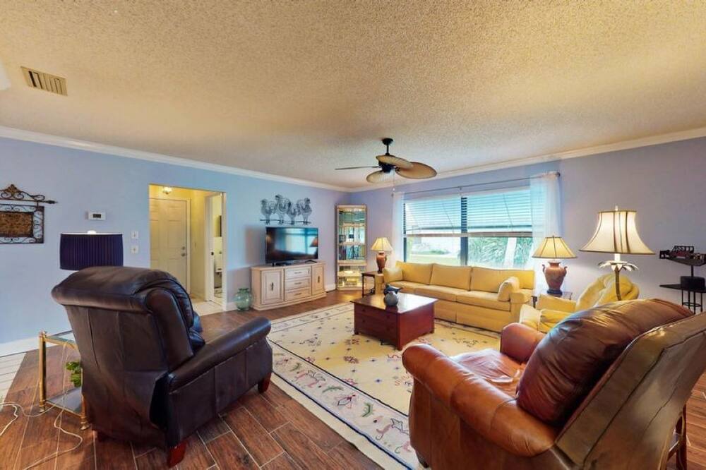 Photo of Livingroom in Florida Ridge