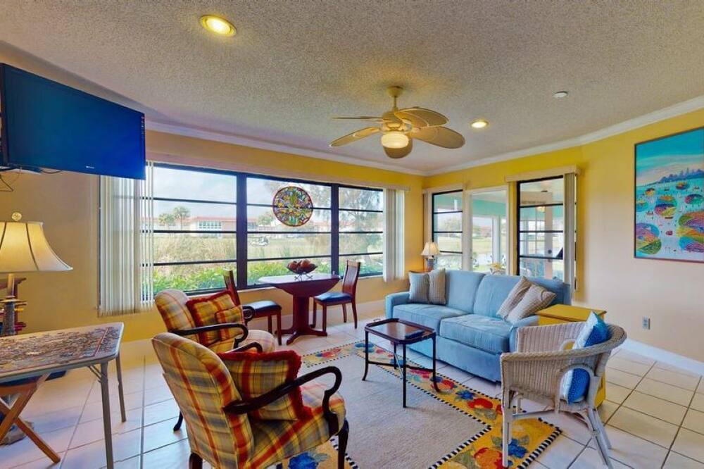 Photo of Livingroom in Florida Ridge
