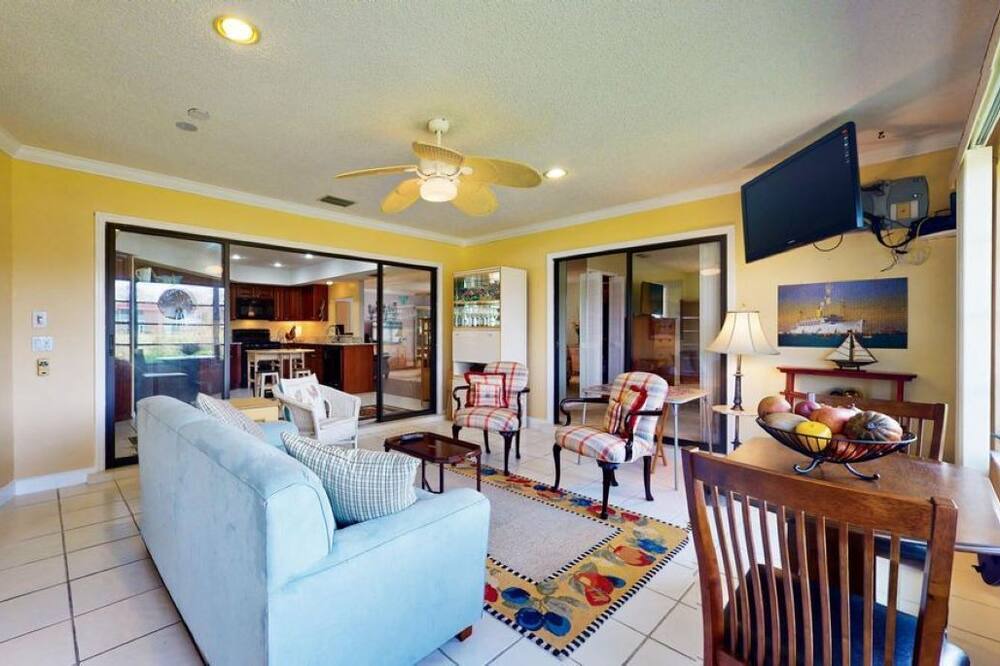 Photo of Livingroom in Florida Ridge