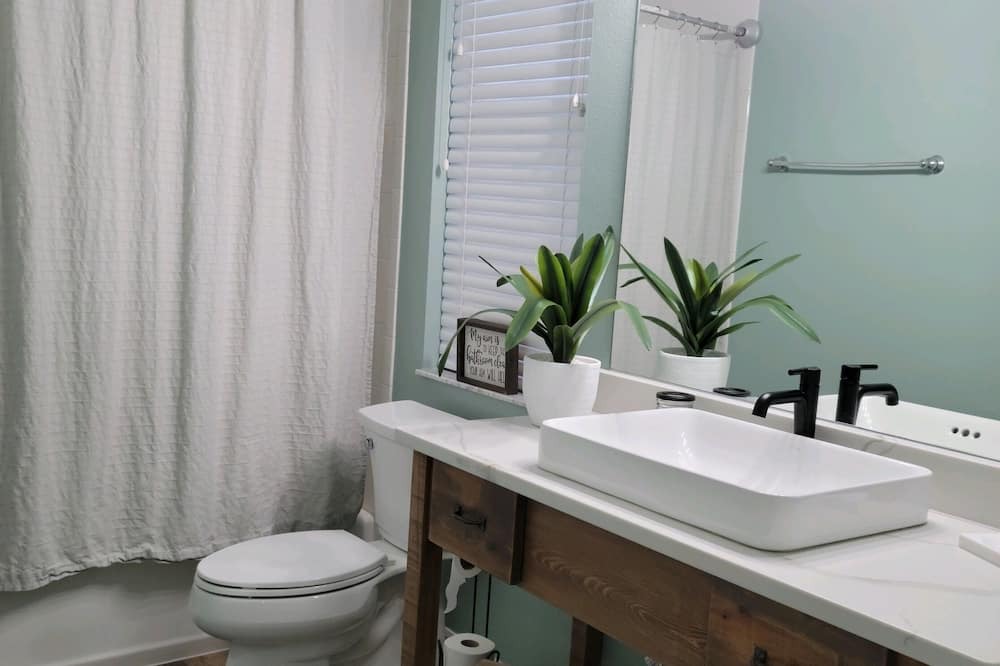 Photo of Bathroom in Summerhaven