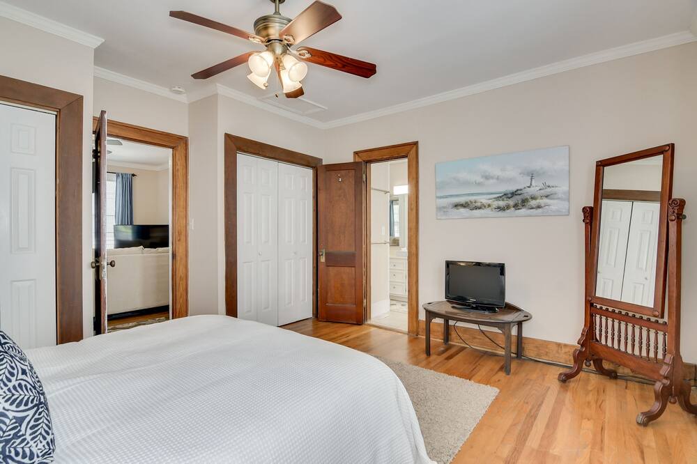 Photo of Bedroom in Midtown