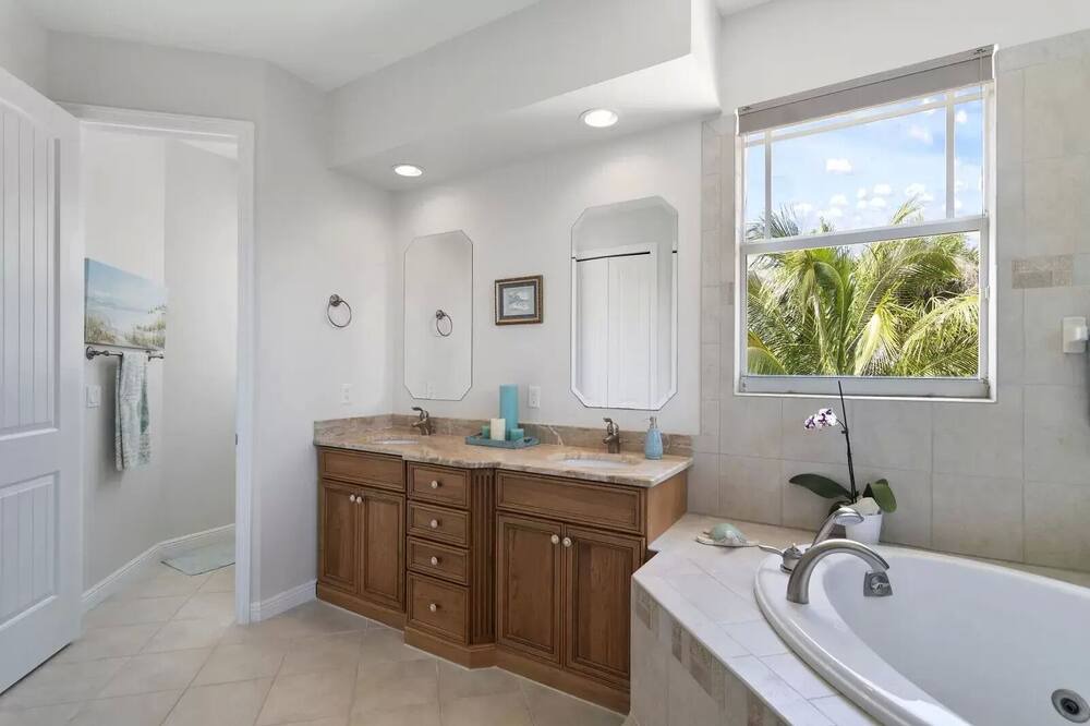 Photo of Bathroom in North Beach
