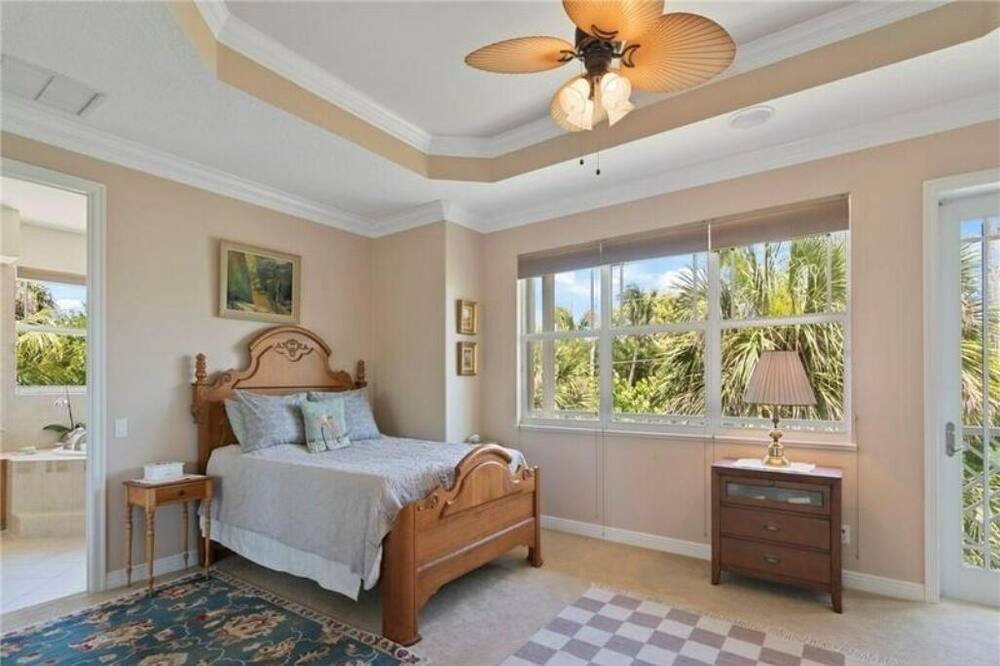 Photo of Bedroom in North Beach