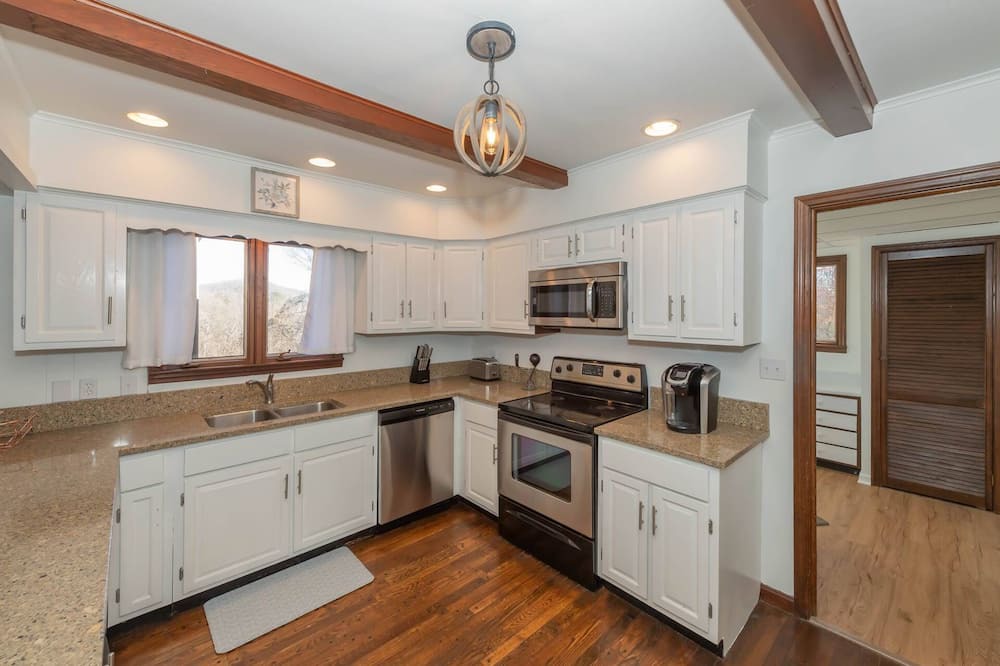 Photo of Bedroom in Knoxville