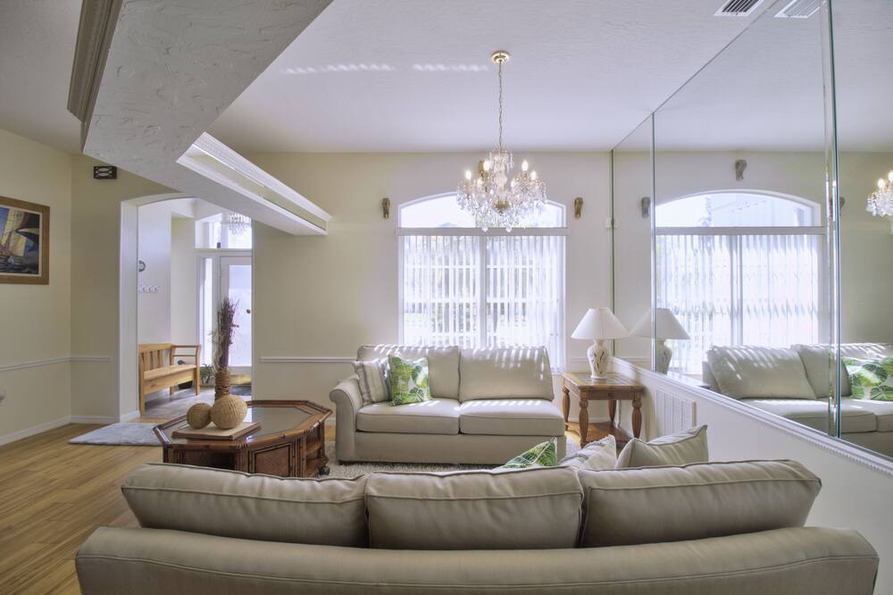 Photo of Livingroom in West Melbourne