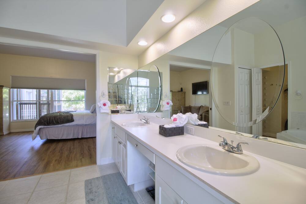 Photo of Bathroom in West Melbourne
