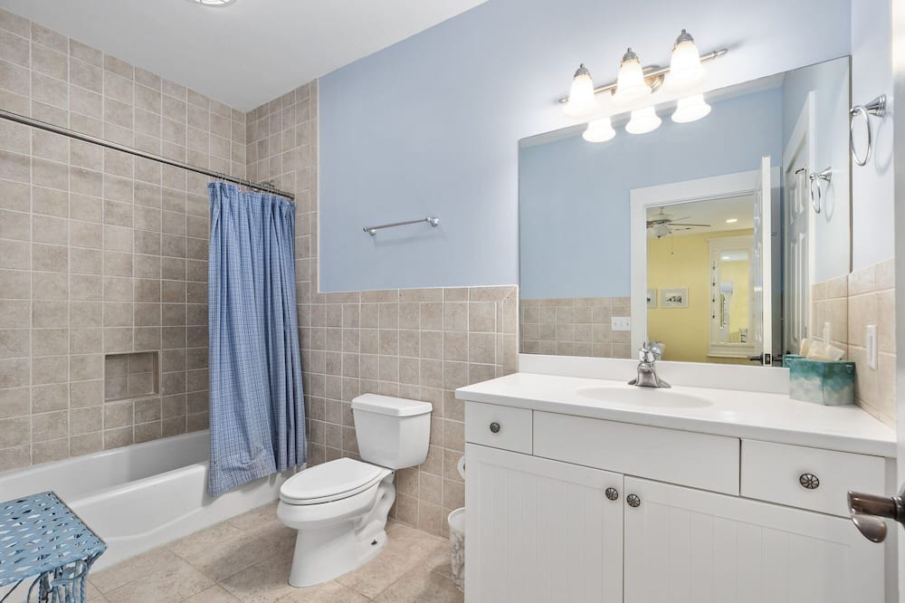 Photo of Bathroom in Melrose on the Beach