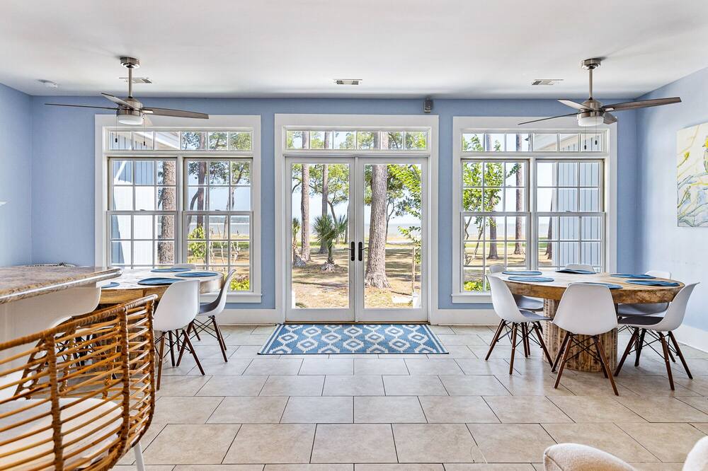 Photo of Livingroom in Melrose on the Beach