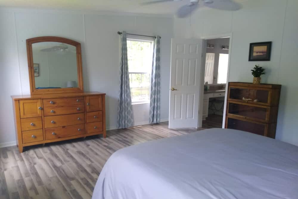 Photo of Bedroom in Summerton
