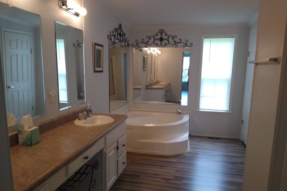 Photo of Bathroom in Summerton