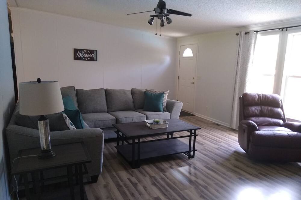 Photo of Livingroom in Summerton