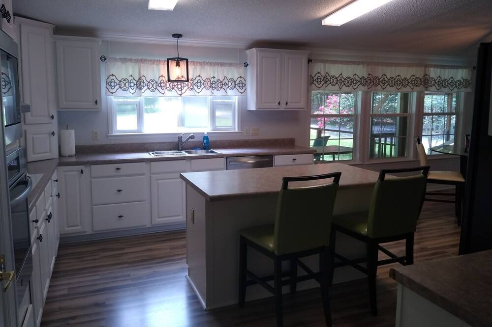 Photo of Kitchen in Summerton