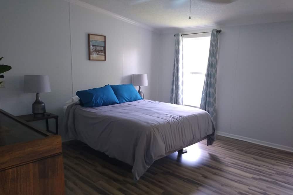 Photo of Bedroom in Summerton