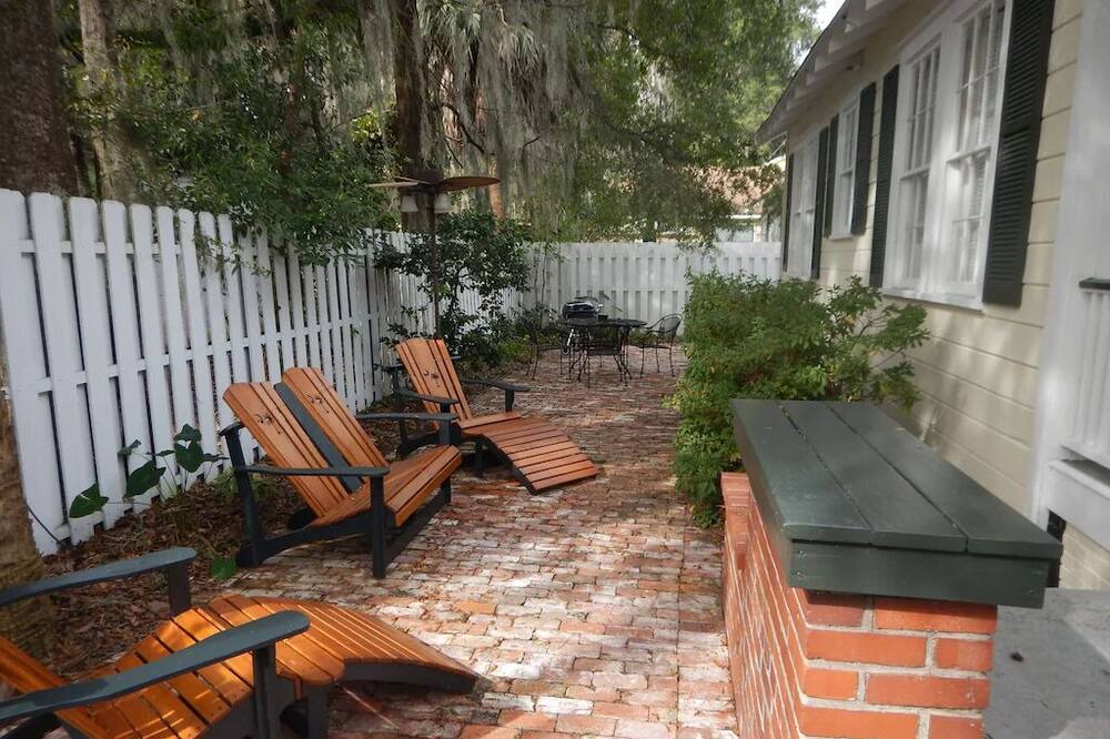 Photo of Patio Balcony in Historic District