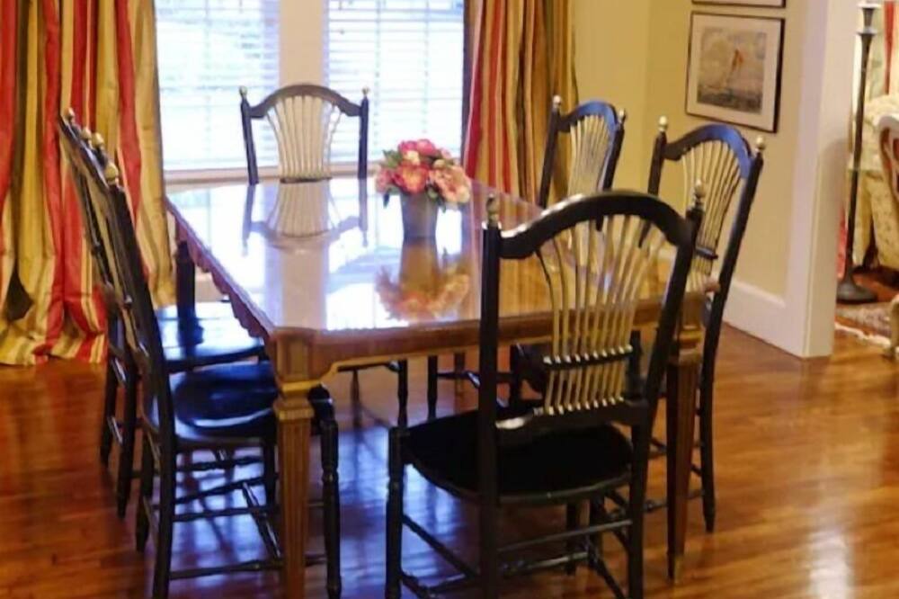 Photo of Kitchen in Historic District