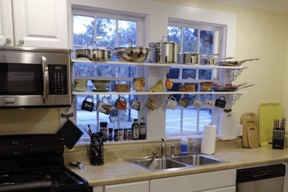 Photo of Kitchen in Historic District