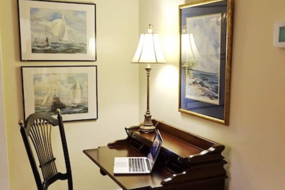 Photo of Bedroom in Historic District