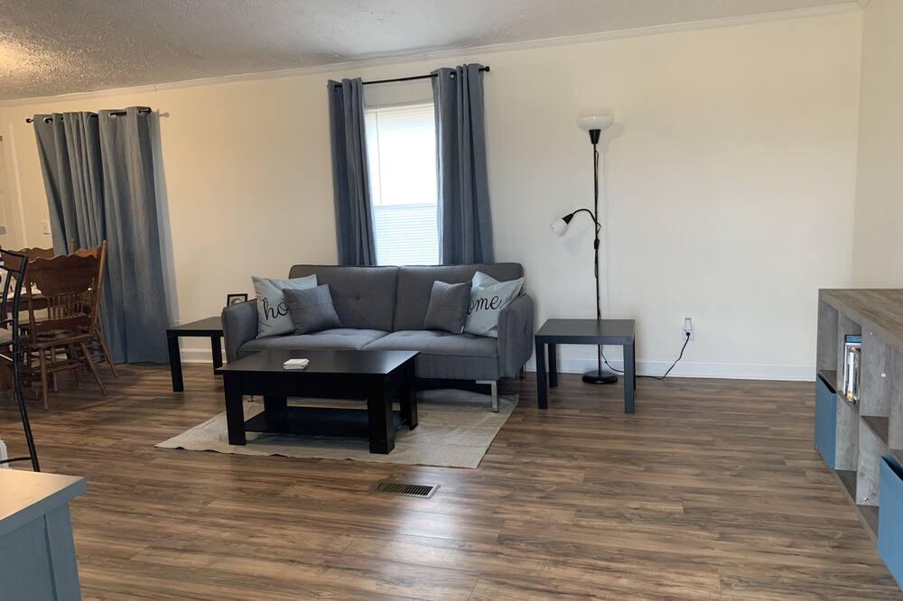 Photo of Livingroom in Lake City