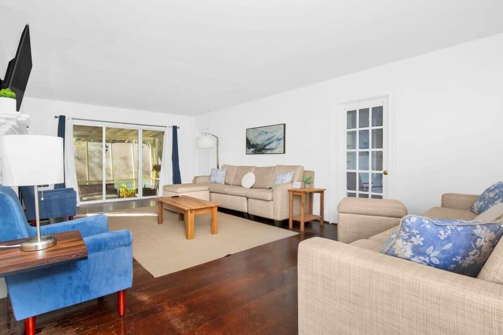 Photo of Livingroom in Terry Sanford