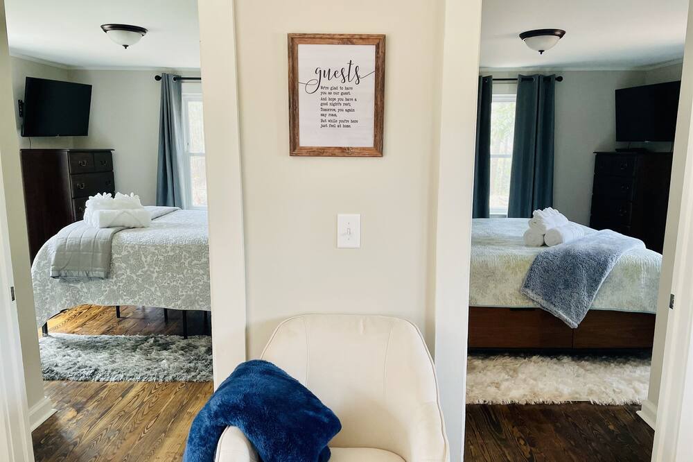 Photo of Bedroom in Seneca