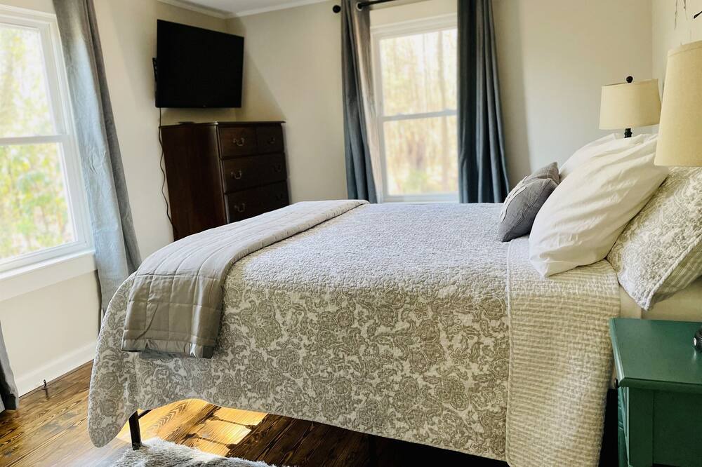 Photo of Bedroom in Seneca
