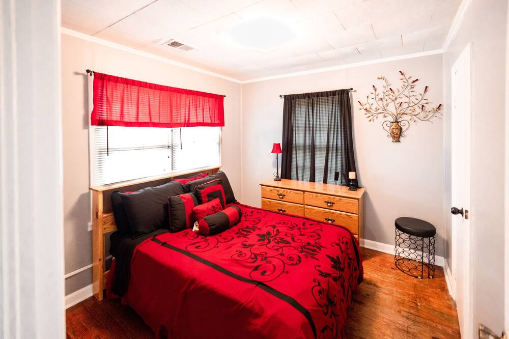 Photo of Bedroom in Garden City