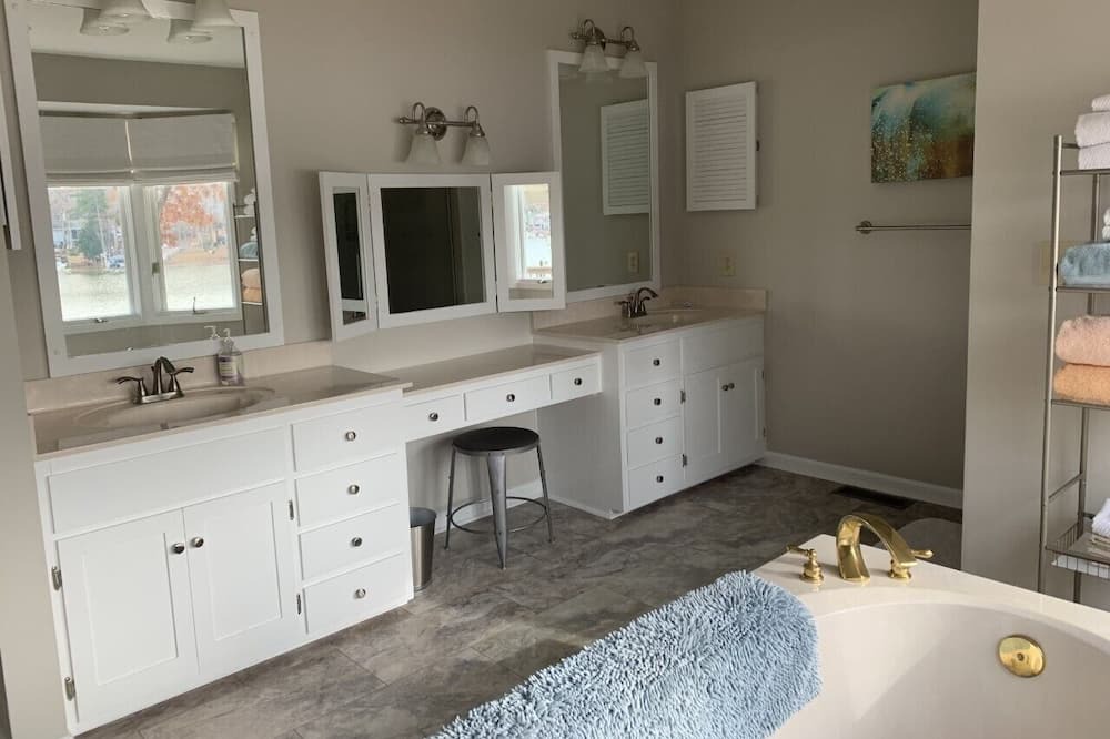 Photo of Bedroom in Lexington County