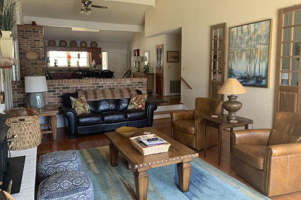 Photo of Livingroom in Lexington County