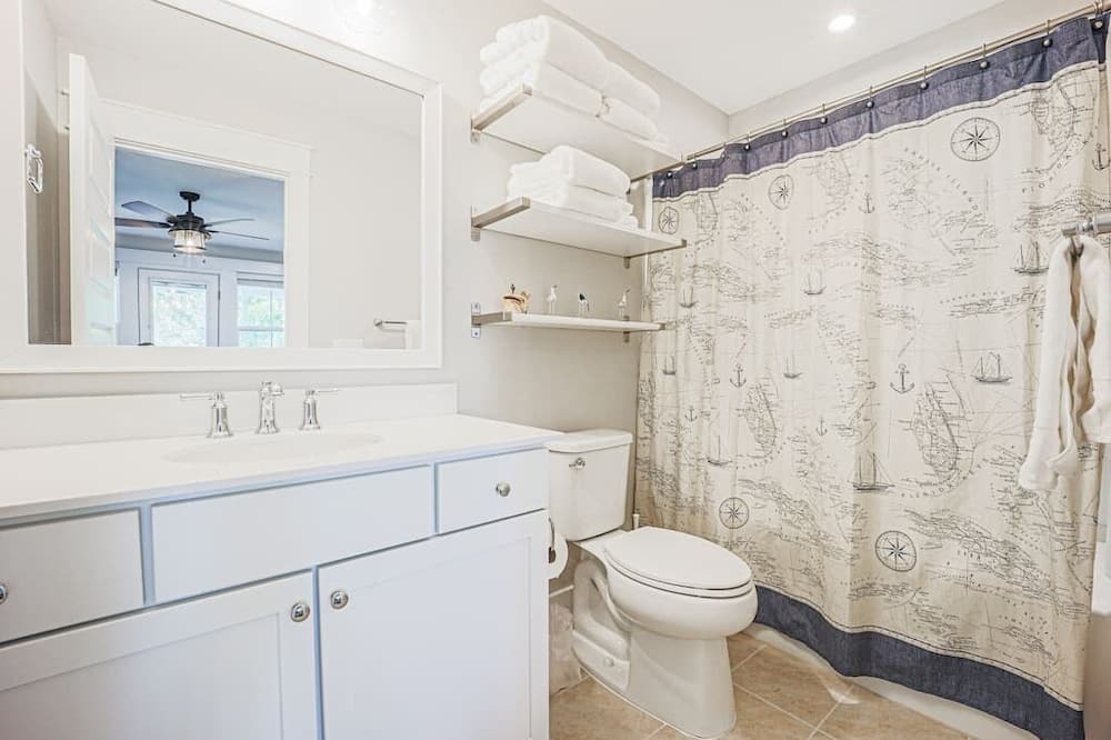 Photo of Bathroom in Palmetto Dunes