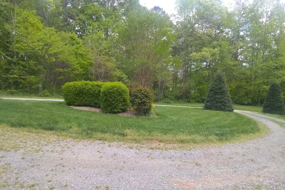 Photo of Others in Mint Hill