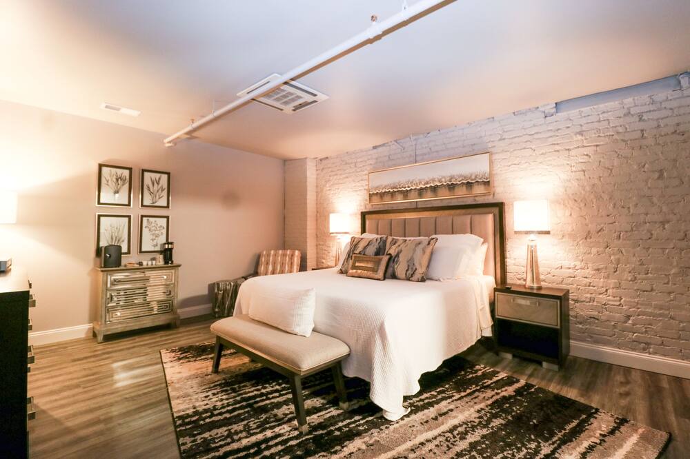 Photo of Bedroom in Seneca