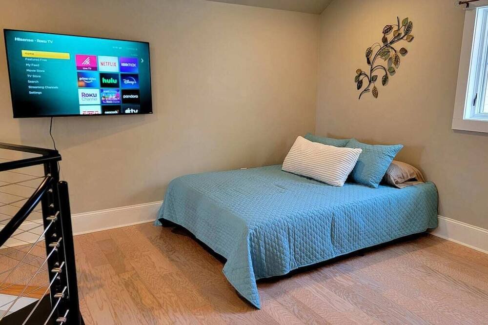 Photo of Bedroom in Greenwood
