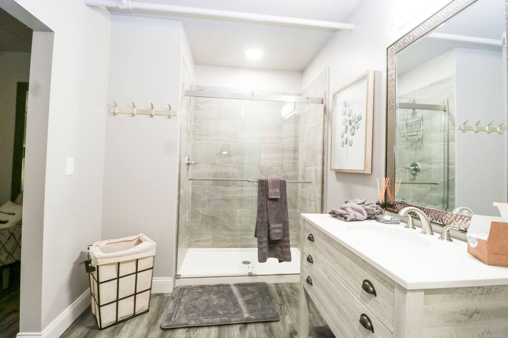 Photo of Bathroom in Seneca