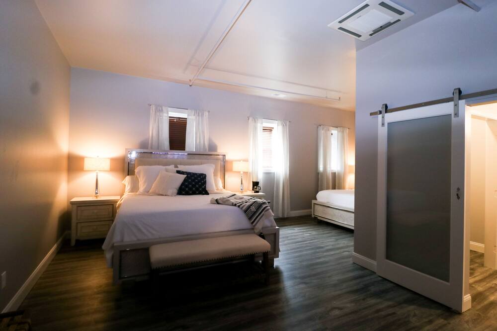 Photo of Bedroom in Seneca