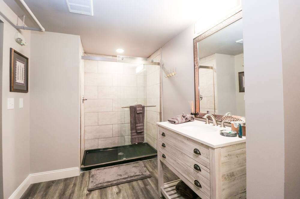 Photo of Bathroom in Seneca
