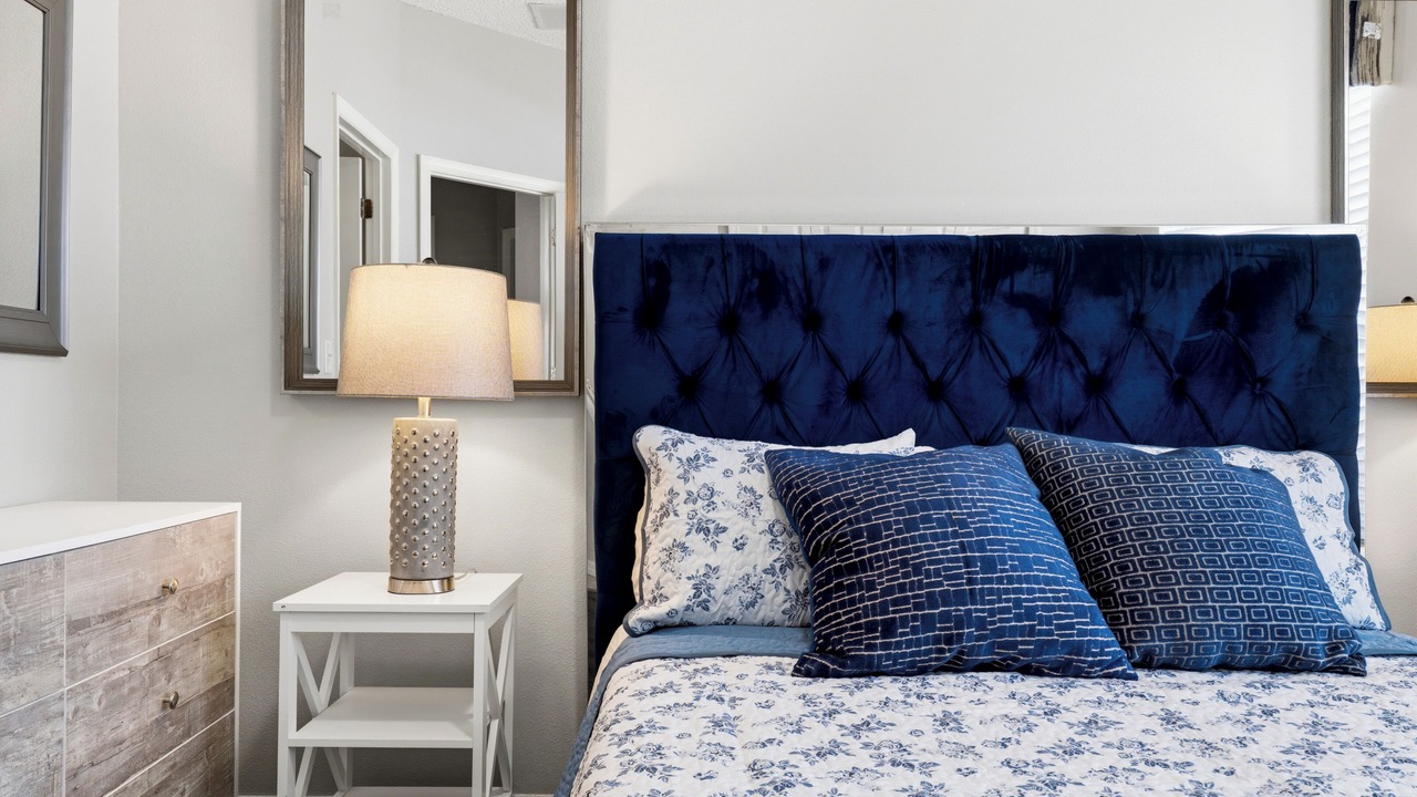Photo of Bedroom in Seasons