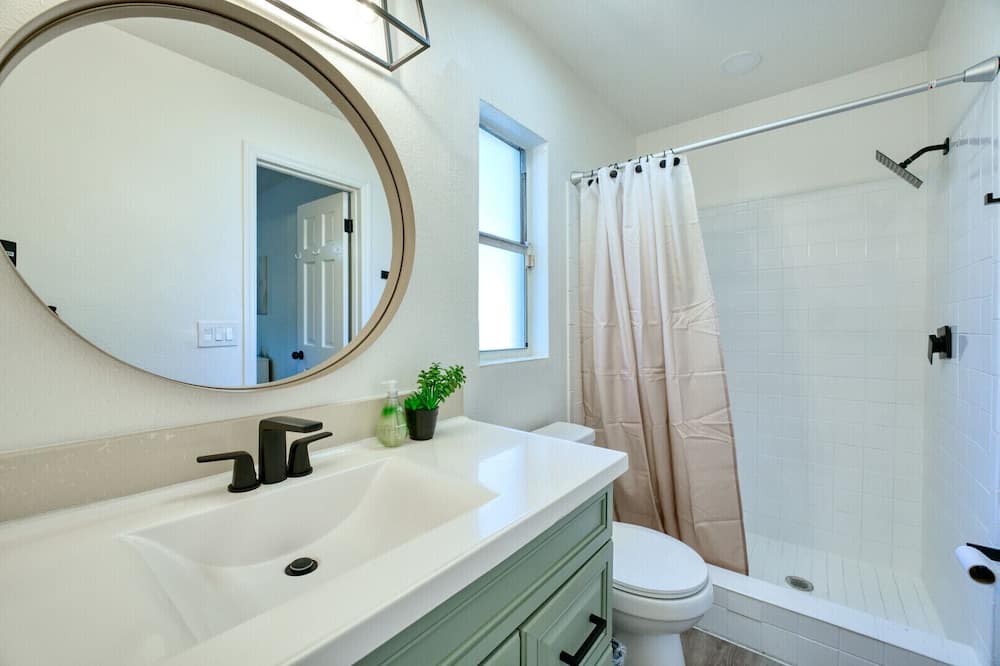 Photo of Bathroom in Bloomingdale