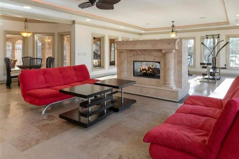Photo of Livingroom in Gainesville