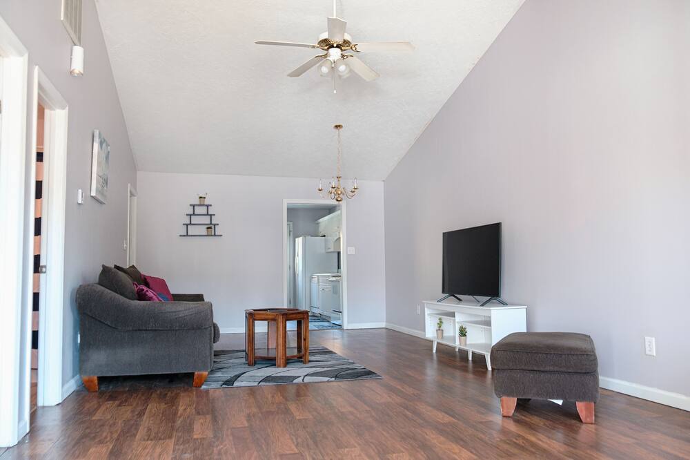 Photo of Livingroom in Evans
