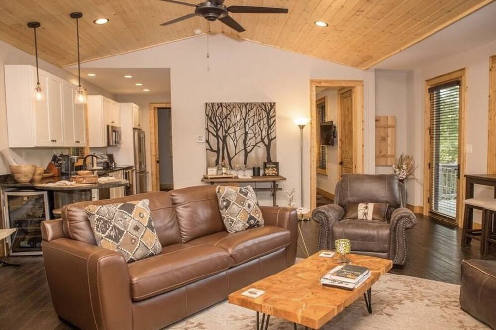 Photo of Livingroom in Glenville