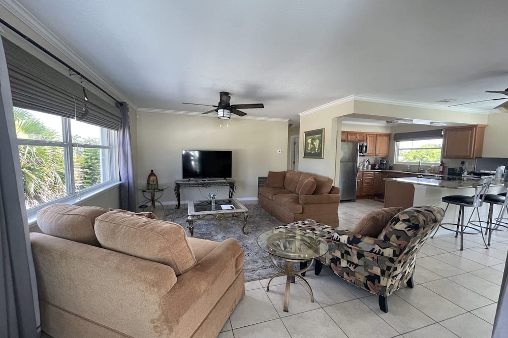 Photo of Livingroom in Fort Pierce