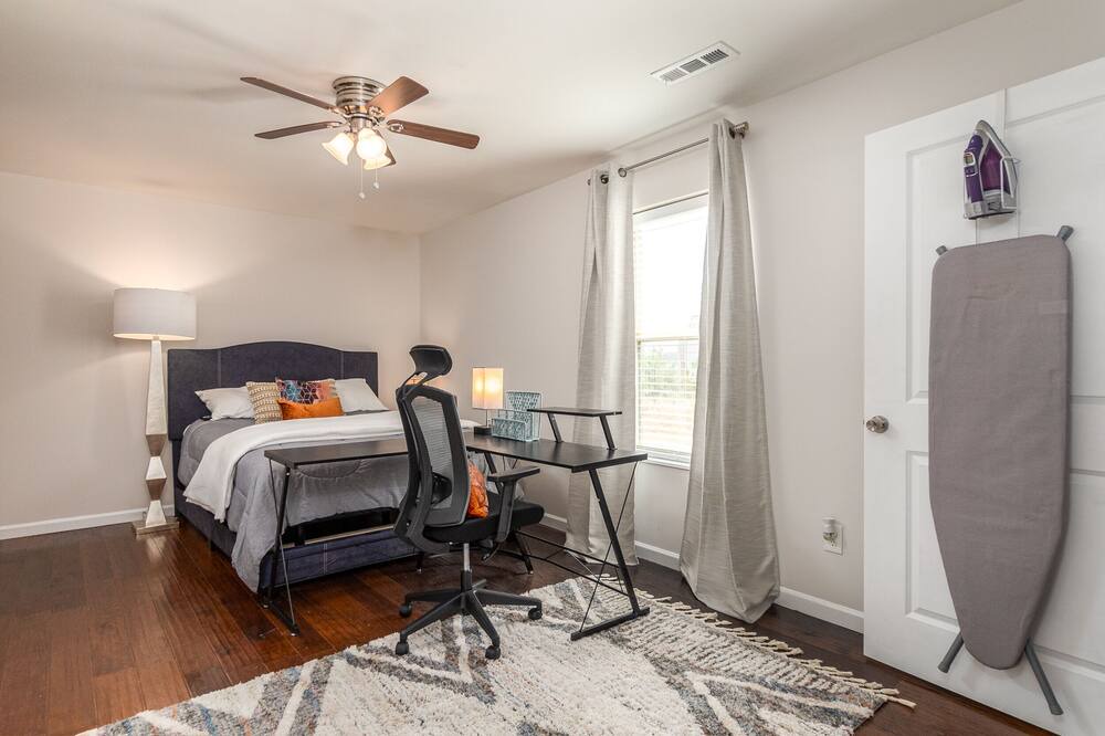 Photo of Bedroom in Dacula