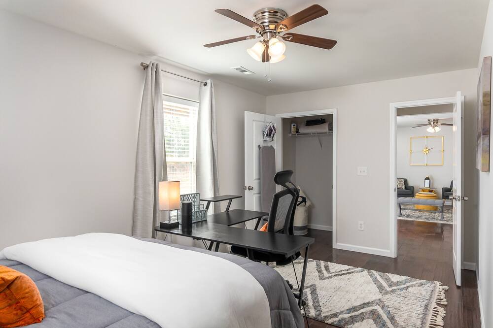 Photo of Bedroom in Dacula