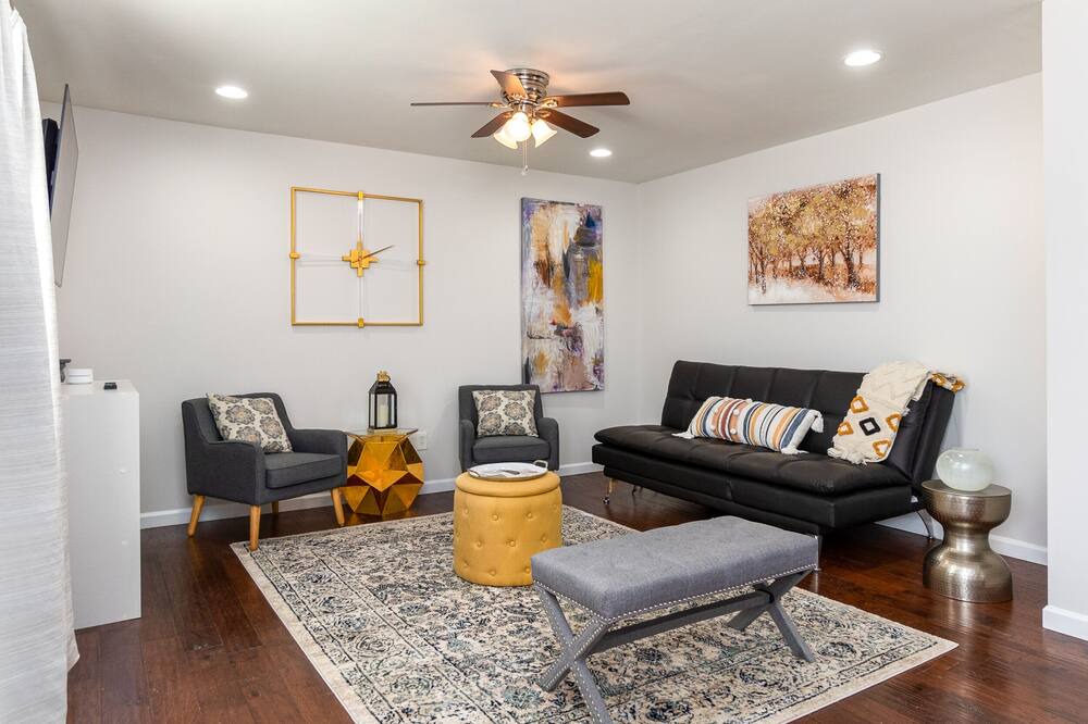Photo of Livingroom in Dacula
