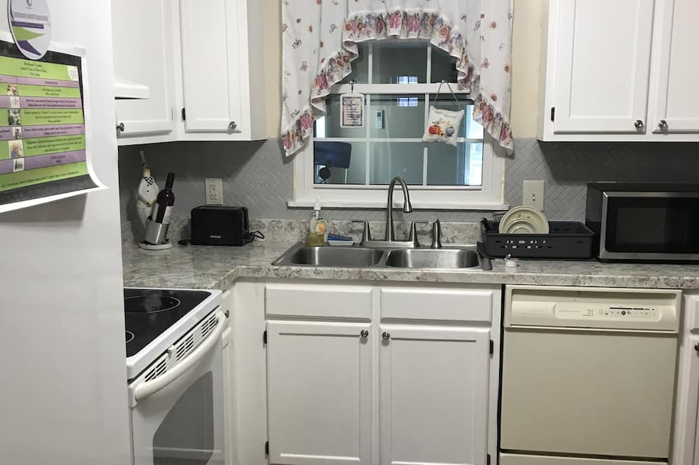 Photo of Kitchen in Huntcliff