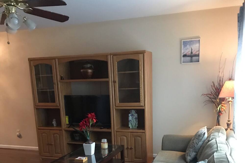 Photo of Livingroom in Huntcliff