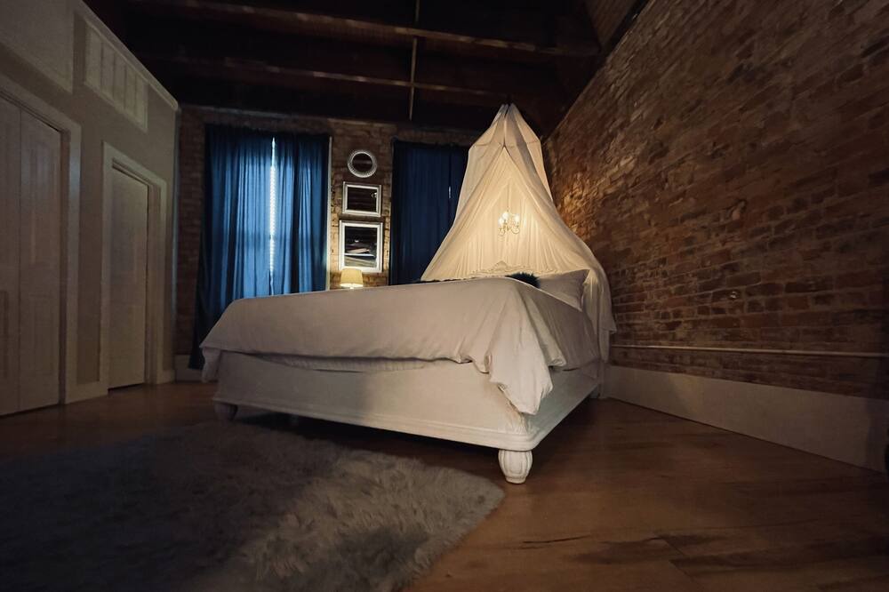 Photo of Bedroom in Abbeville